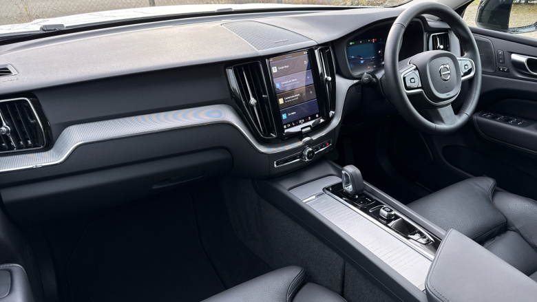 Volvo XC60 2.0 B5P Plus Dark 5dr AWD Geartronic Petrol Estate